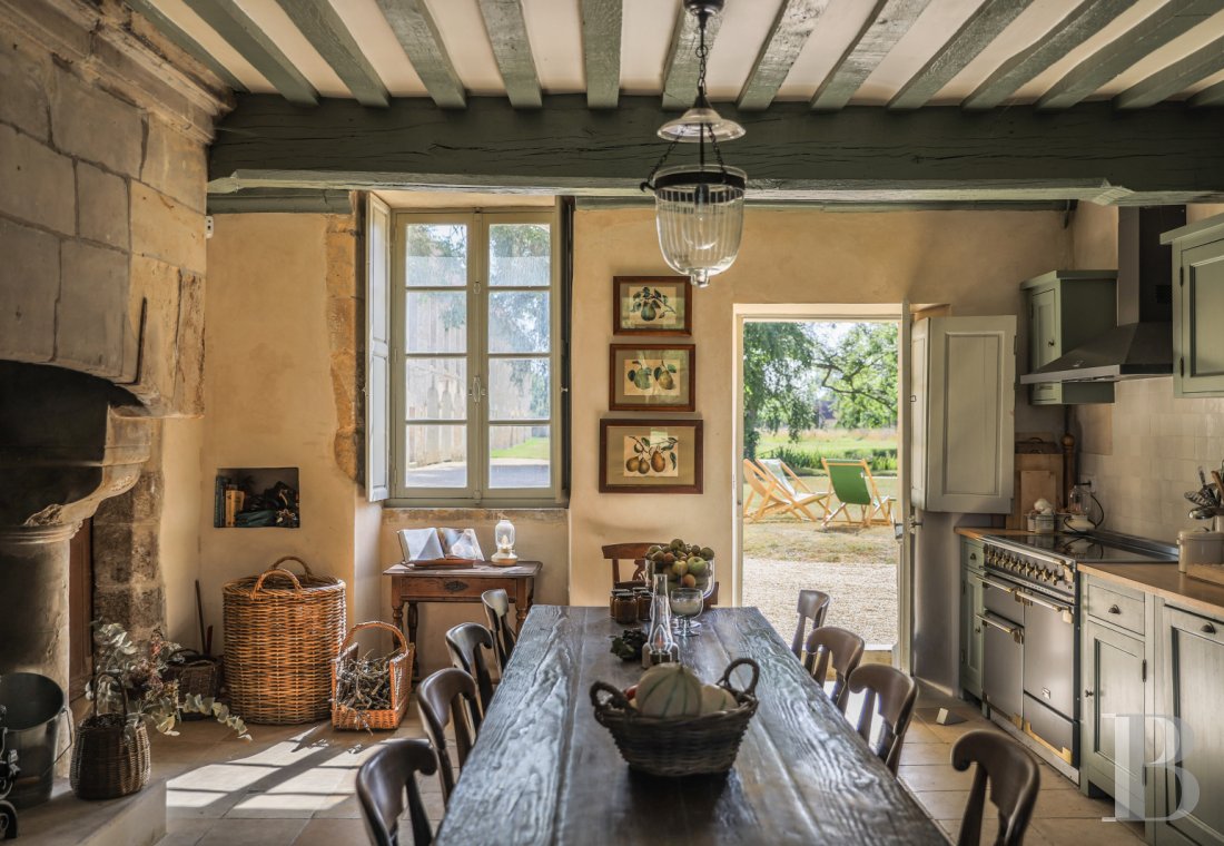 A château and its outbuildings in walled grounds to the north-east of Falaise, in Calvados - photo  n°9